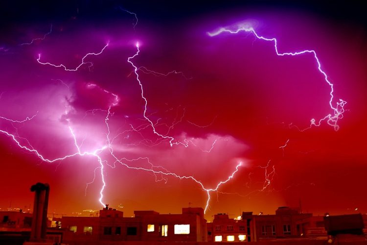 Ein Sturm bricht los