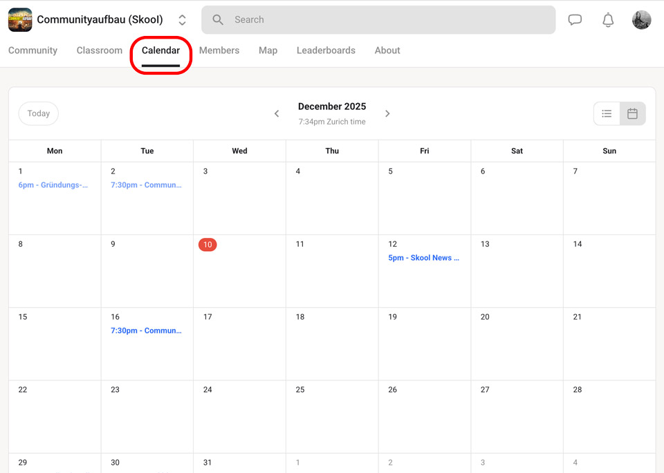 Im Skool Kalender sind alle Termine übersichtlich aufgeführt und mit einem Klick in private Kalender importierbar